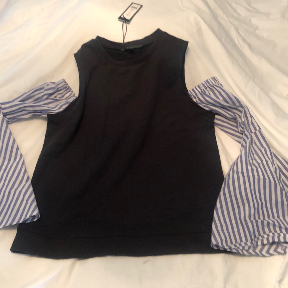 Romeo & Juliet cold shoulder shirt with bell sleeve
